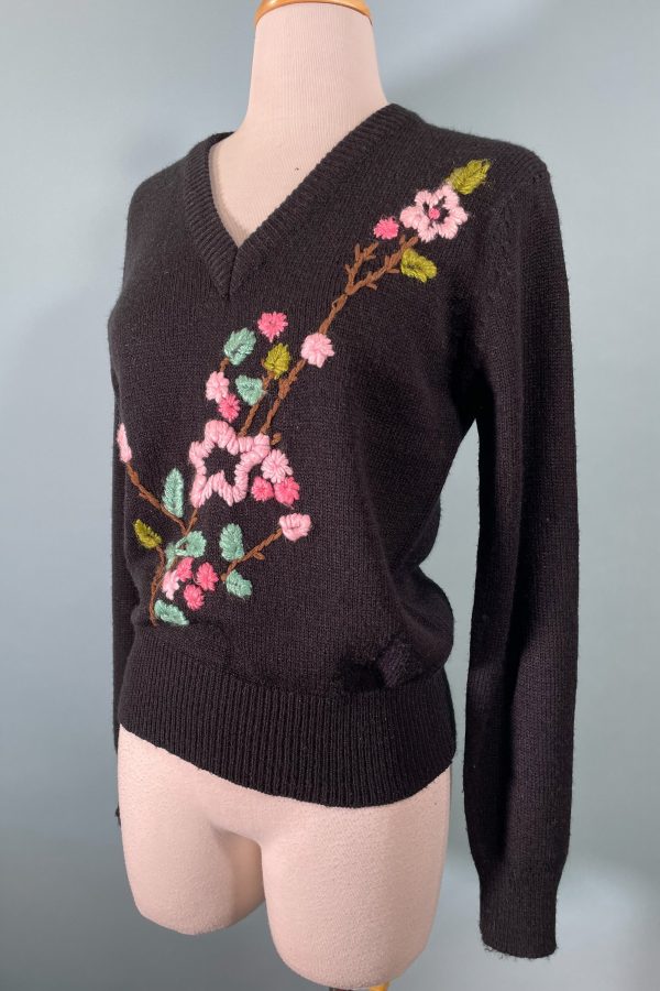 Vintage 70s Rochelle Black Acrylic Embroidered Pullover Sweater S For Sale