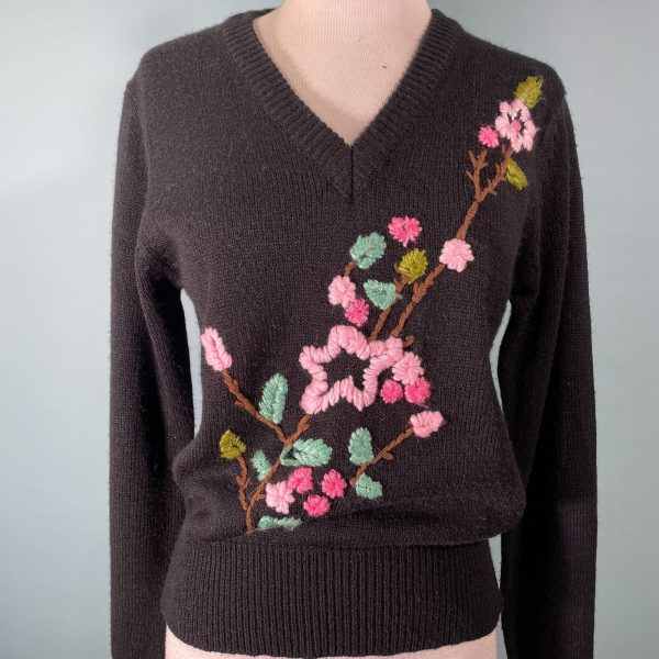 Vintage 70s Rochelle Black Acrylic Embroidered Pullover Sweater S For Sale